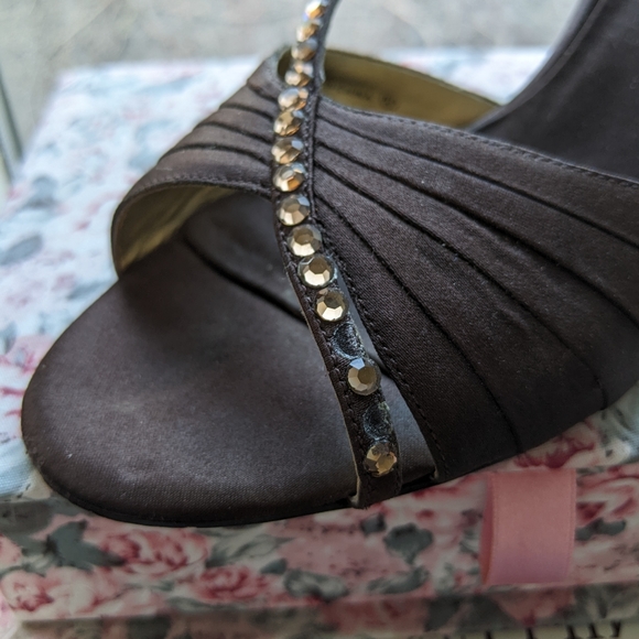 Bronze Satin Rhinestone Slingback Heels First Footwear size 7 - Picture 4 of 4
